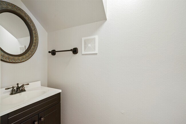 Building Photo - 26852 Wellington Ct