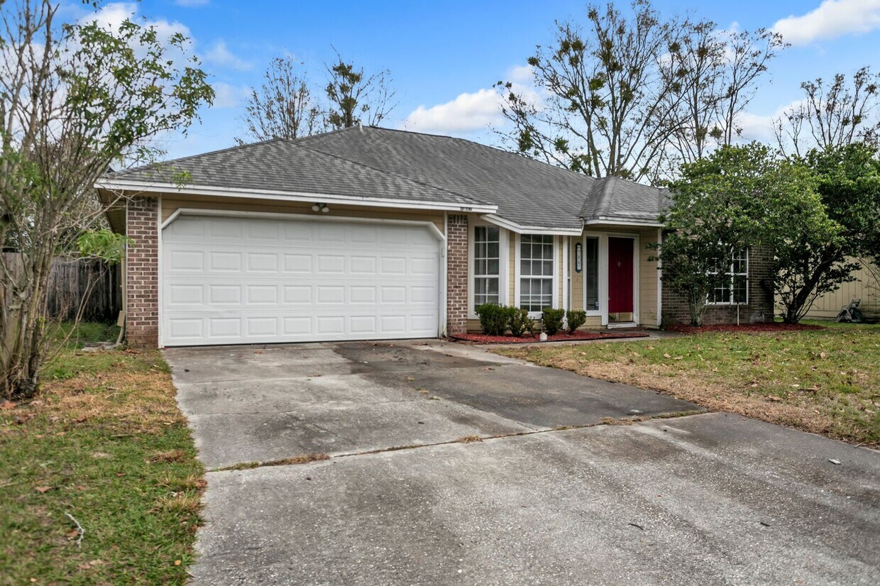 Primary Photo - Beautiful 3 bedroom/ 2 bathroom home in Ch...