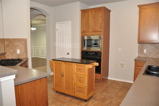 Building Photo - 507 Las Colinas Dr