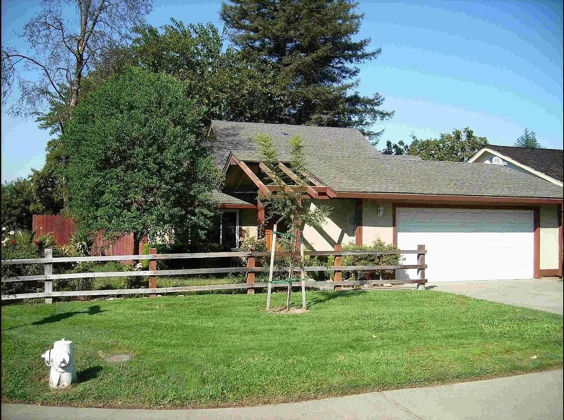 Foto principal - 6601 Mercedes Ave