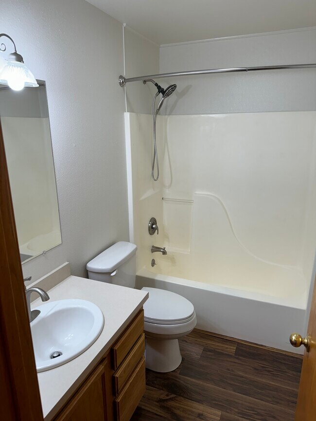 Baño - 311 Turner St