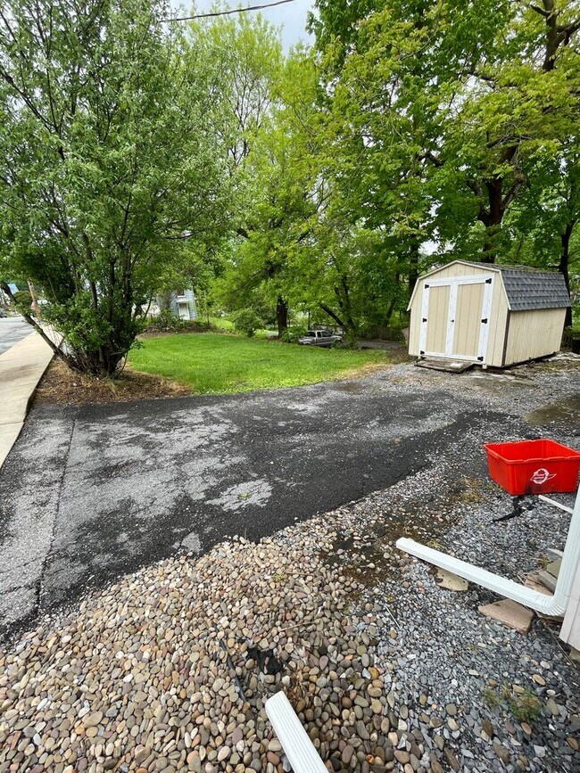 435 Willowbank St Unit 1, Bellefonte, PA 16823 Room for Rent in