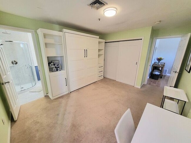 Foto del edificio - Two bedroom, two bathroom remodeled condo