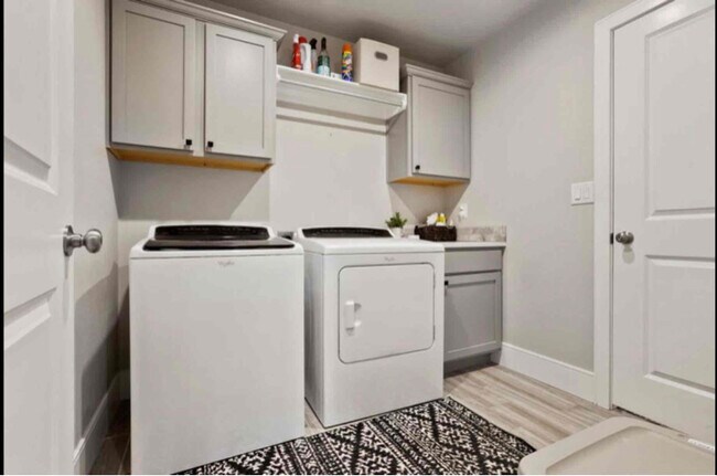 Laundry Room - 2303 140th St