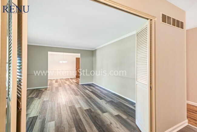 Building Photo - 4340 Tanglebrook Dr