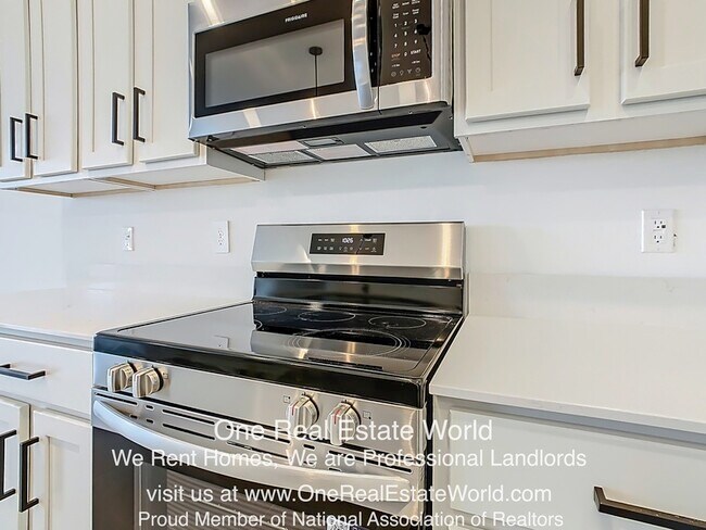 Building Photo - 2971 Maloof Dr