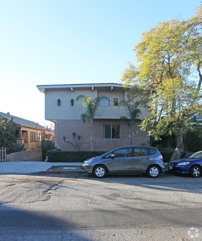Edificio - 4626 Russell Ave