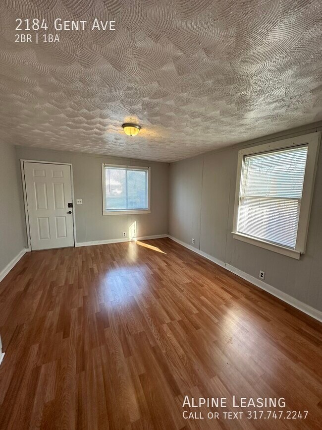 Building Photo - Near NW-Riverside area 2BR House!