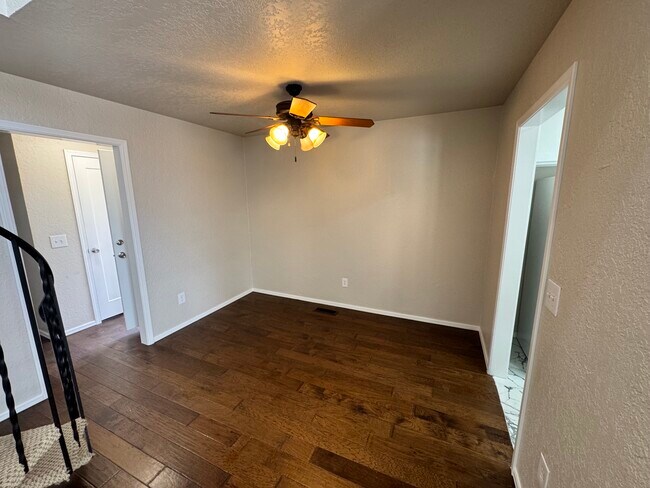 Foto del edificio - 405 Sundance Ln