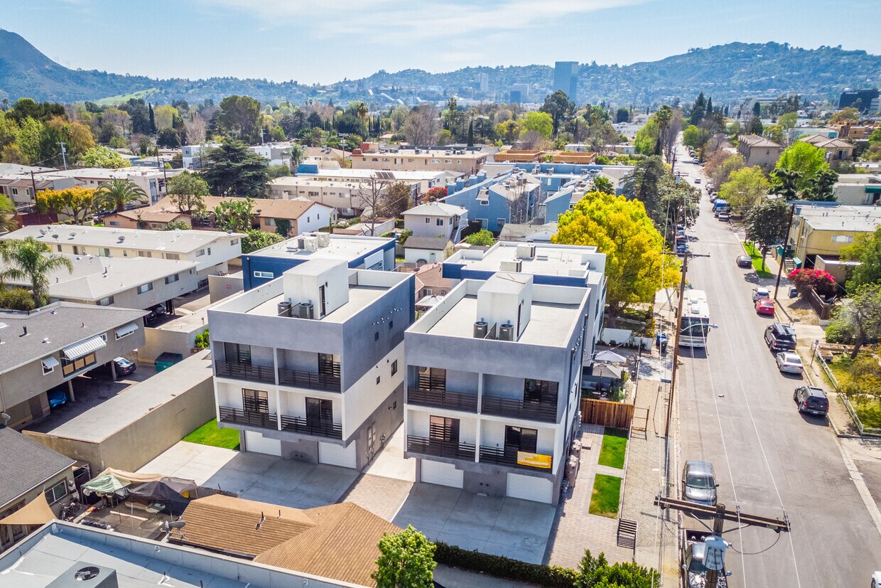 Foto principal - 5130 Riverton Ave