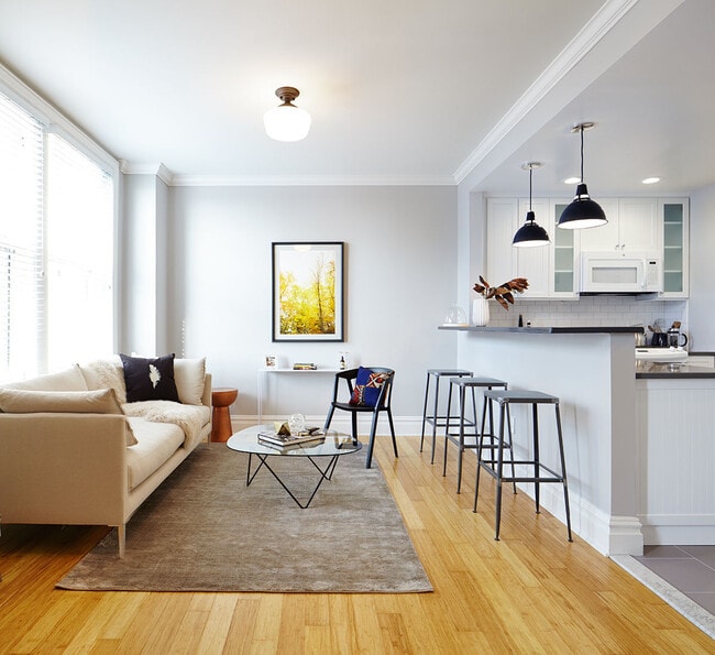 Interior Photo - Touraine