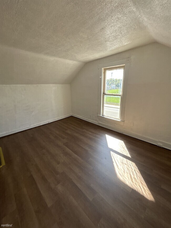 Foto del edificio - 1 br, 1 bath Duplex - 414 East Ash Street 5