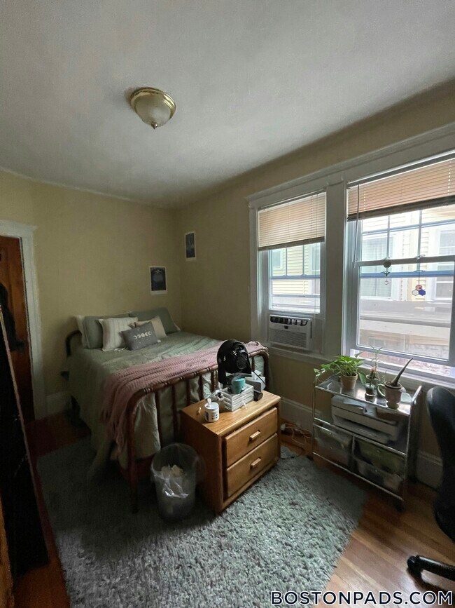 Foto del edificio - 104 W Adams St
