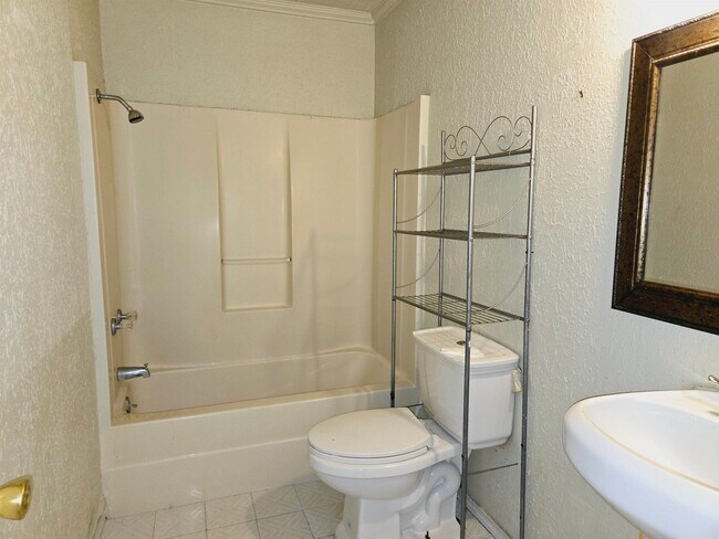 Foto del edificio - 221 Murcia Dr