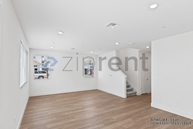 Building Photo - 1825 Gordon Hammond Pl