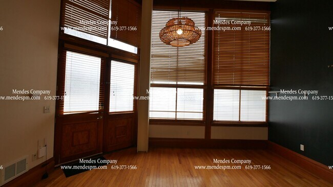 Building Photo - Street Side Studio Apartment Home w/Loft o...