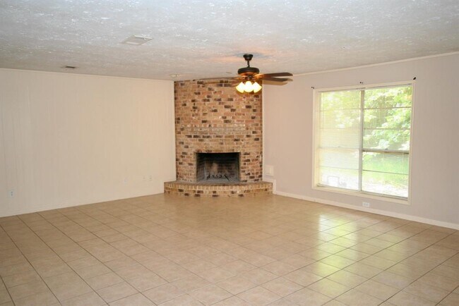 Building Photo - 2514 Rolling Glen Dr