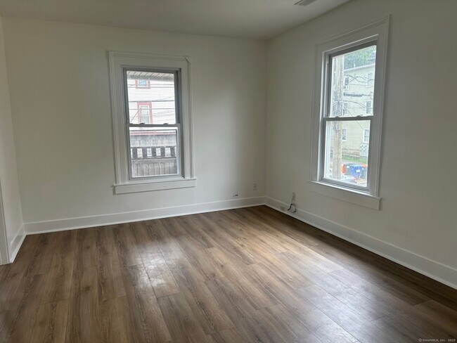 Foto del edificio - 107 Willow St
