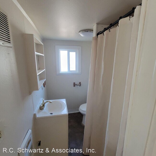 Foto del edificio - 2 br, 1 bath House - 3614 E 6th