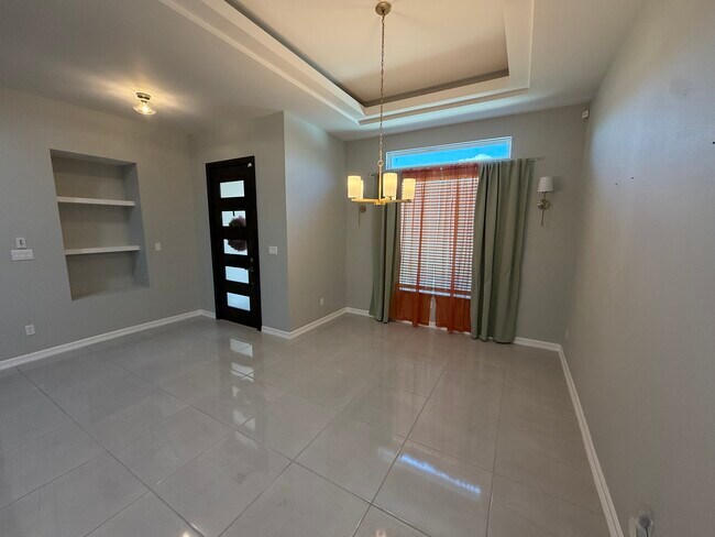 Foto del edificio - 315 Brooks Cir S