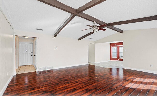 Foto del edificio - 2321 Parkside Dr