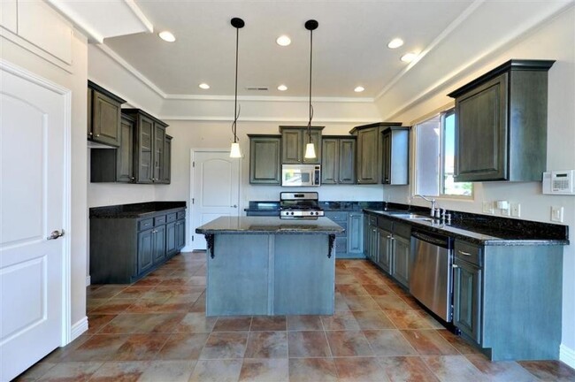 Building Photo - Stunning home near Snow Canyon, With Commu...