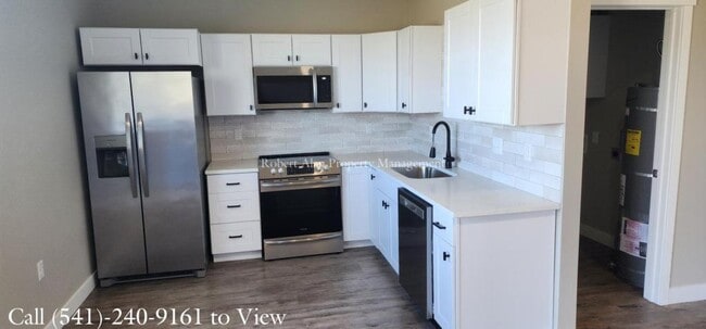 Building Photo - 2601 SW Hailey Ave