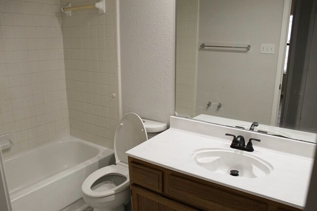 Foto del edificio - 6635 Mountain Cedar Ln