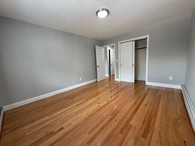 Foto del edificio - 4 Oakcrest Rd