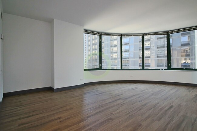 Building Photo - 430 E Ohio St
