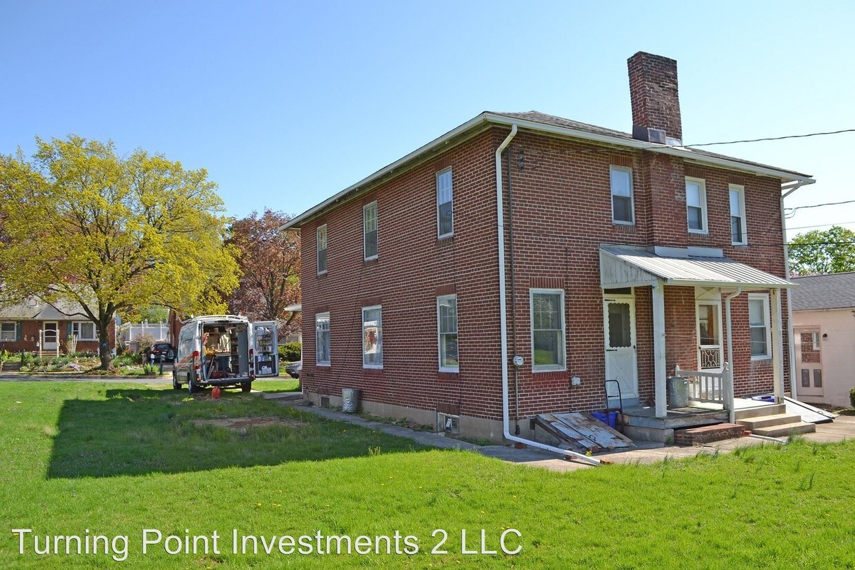 Building Photo - 3 br, 1 bath House - 108 Montrose Boulevard