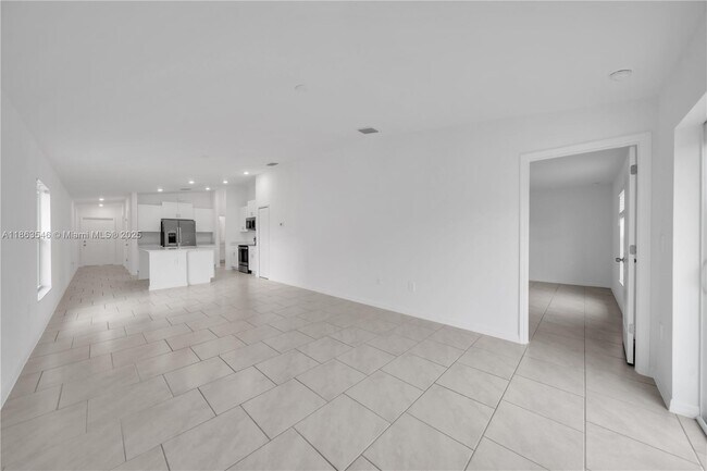 Foto del edificio - 12089 Monterey Pine Ln