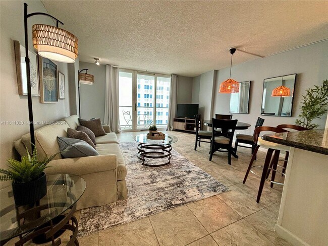 Building Photo - 209 N Fort Lauderdale Beach Blvd