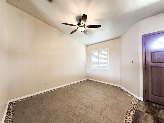 Foto del edificio - “Spacious 4-Bedroom, 2-Bathroom Home with Pool in Tamarack”