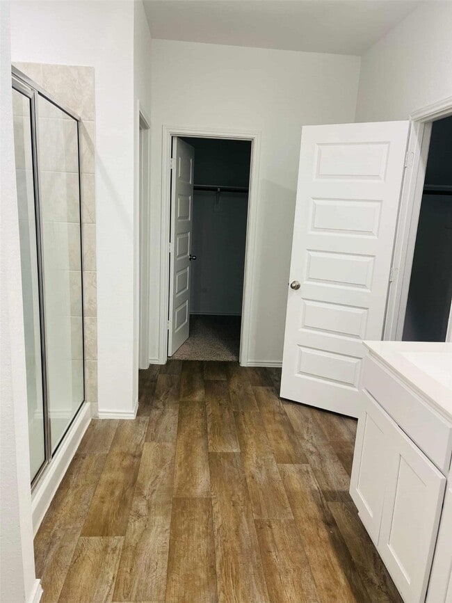 Foto del edificio - 7403 Cyn Strm St