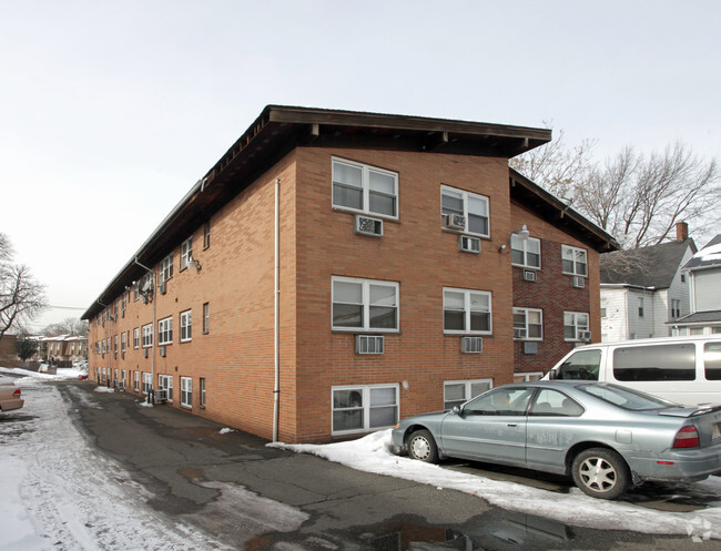 Building Photo - 653-663 N Broad St