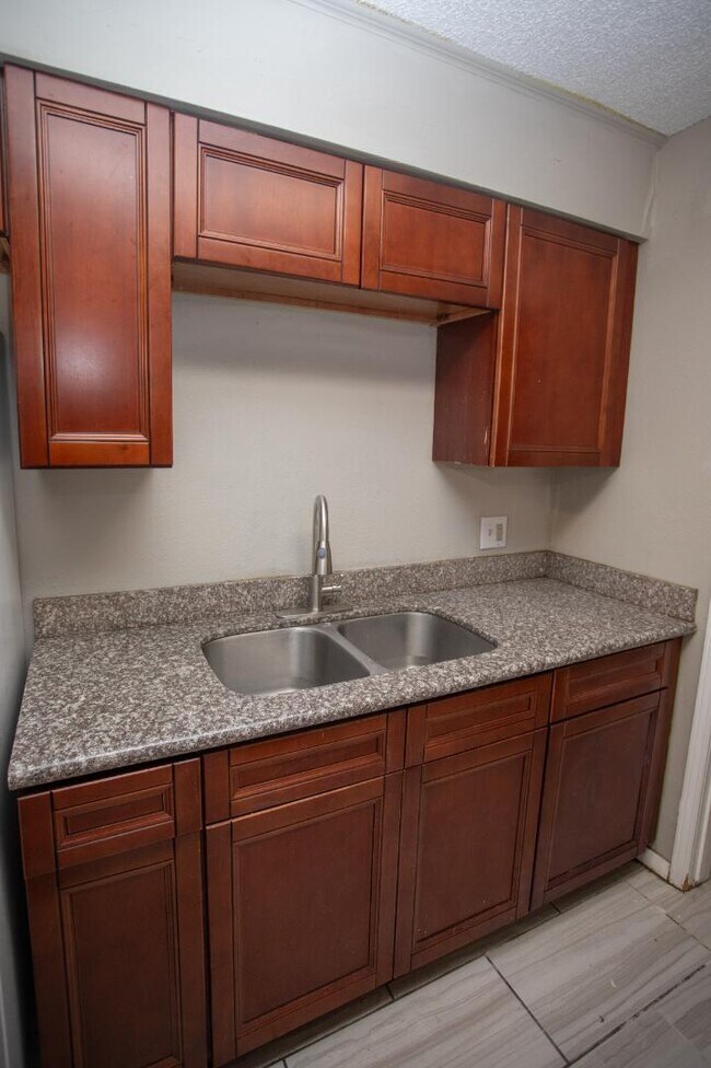 Foto del edificio - 111 Limoges St