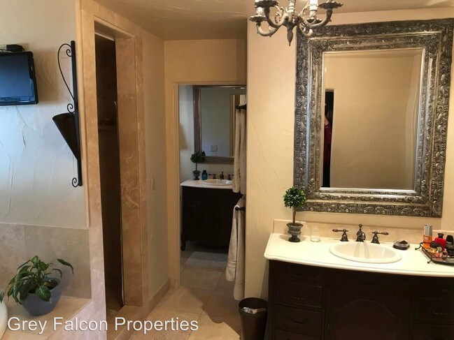 Foto del edificio - 3 br, 3.5 bath House - 1754 Country Club Dr.