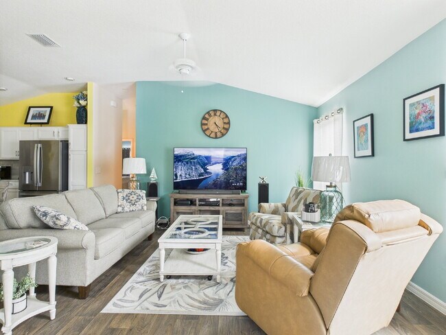 Building Photo - Furnished Rental with Golf Cart Included!