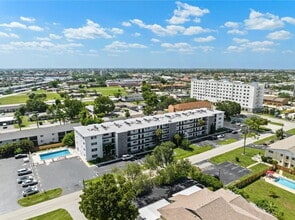 Building Photo - 4906 Victoria Dr