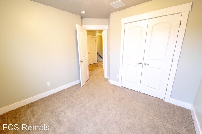 Building Photo - 3 br, 2.5 bath House - 668 Moray Hill Ct.