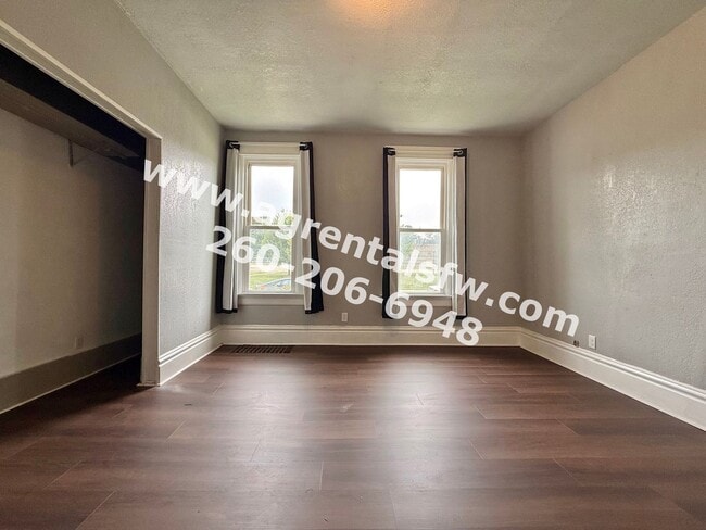 Building Photo - 3 Bedroom House