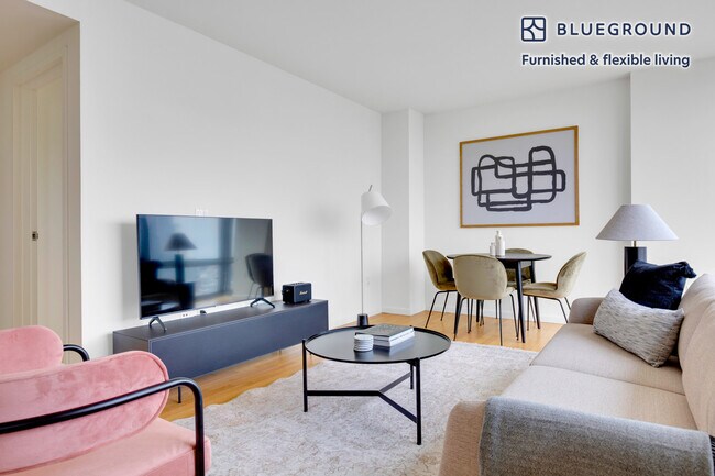 Foto del edificio - 4-75 48th Avenue-SI FL32-ID851