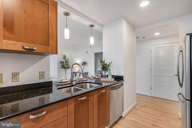 Foto del edificio - 5750 Bou Ave