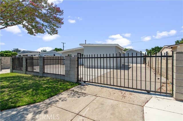Building Photo - 833 N Eldon Ave