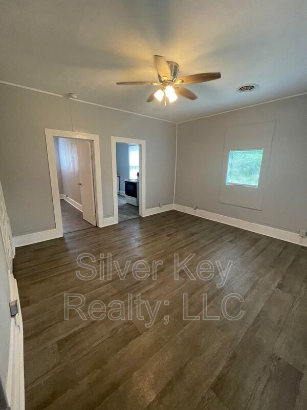 Building Photo - 17 Sunset Ave