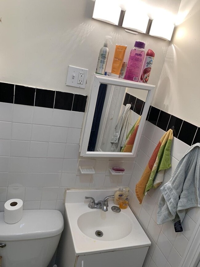 Photo - 4bed 1.5bath in Somerville is available in 9/1 House