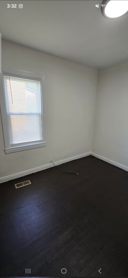 Foto del edificio - Cute 2 bed 1 bath 1 car garage