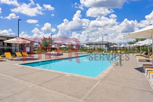 Building Photo - The Cove's 3 Story Townhome
