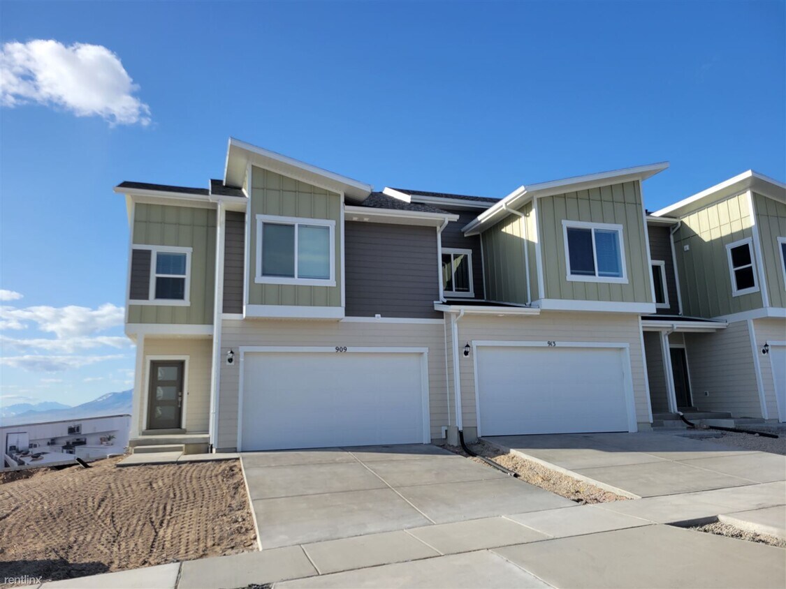 Primary Photo - 3 br, 2.5 bath Townhome - 909 Lucky Clover...